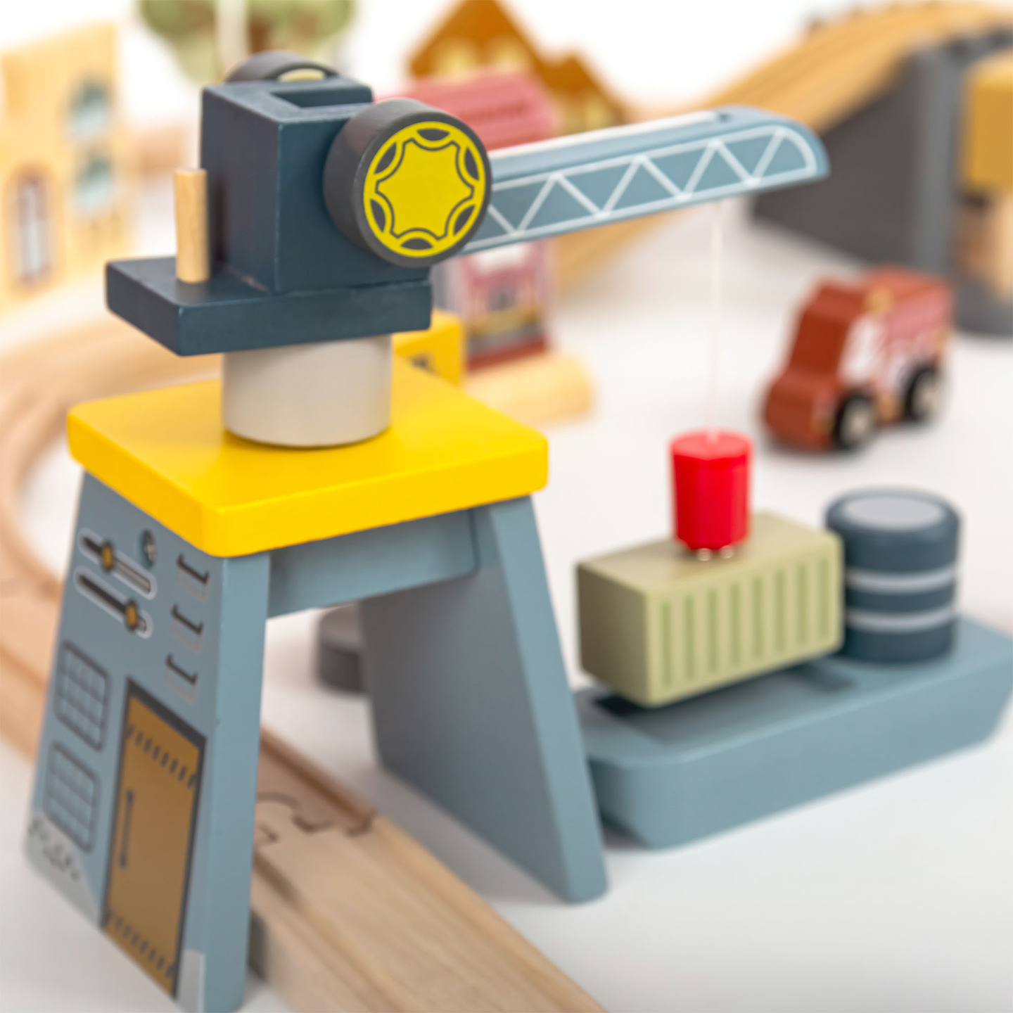 Koka pilsētas dzelzceļš ar elektrovilcienu - pārvietojamu celtni, kuģi, tiltiem