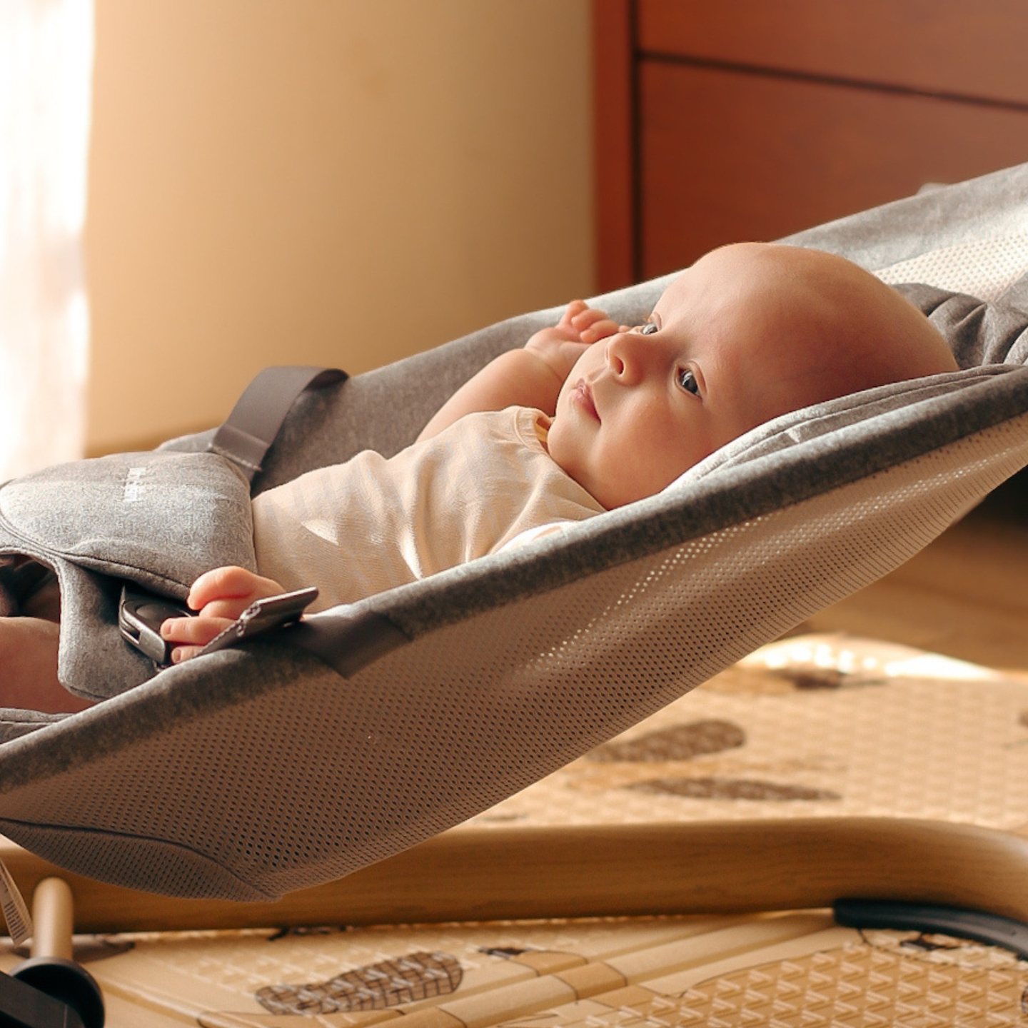 Šūpuļkrēsls 2-in-1 Moby-Sistēma LILY - pelēks