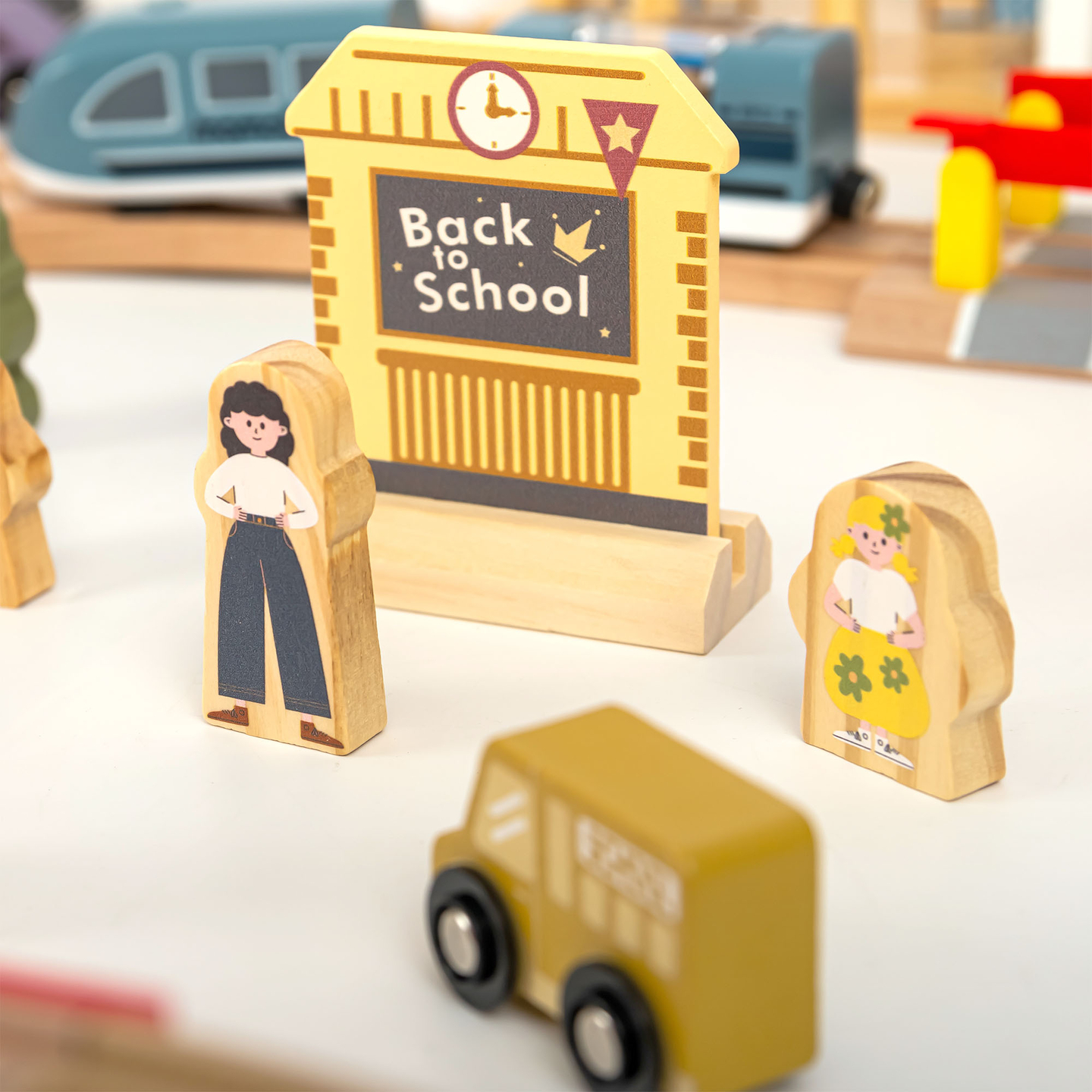 Koka pilsētas dzelzceļš ar elektrovilcienu - pārvietojamu celtni, kuģi, tiltiem