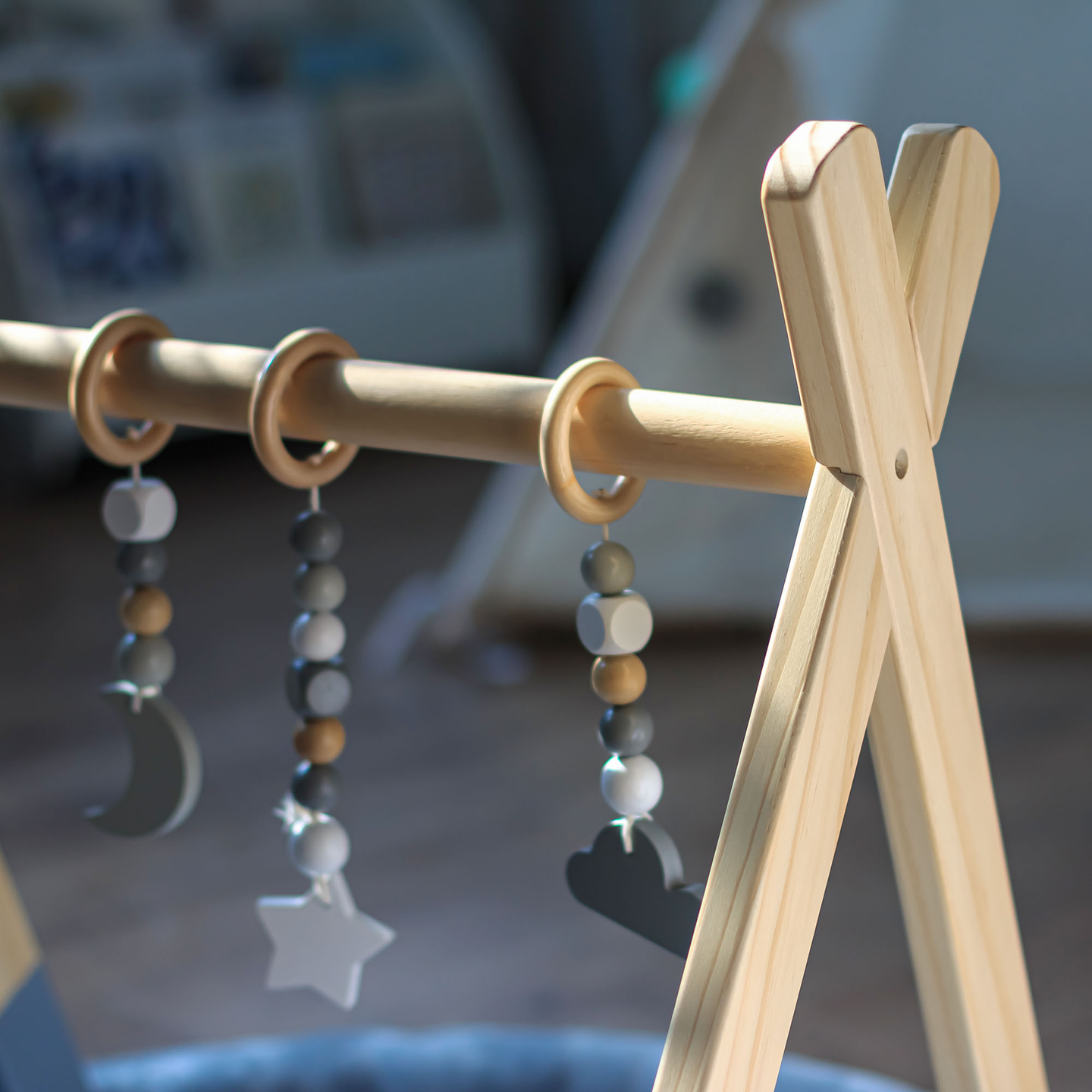 Baby Gym koka mācību stends - pelēka krāsa