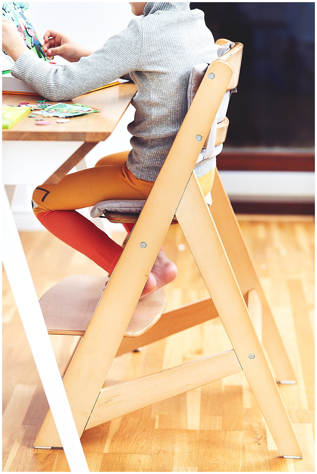 Koka barošanas krēsls Moby-System WOODY - dabīgā koka krāsa