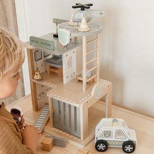 Koka policijas iecirknis ar piederumiem