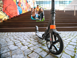 HyperMotion DRAGSTER pilsētas skrejritenis Melns