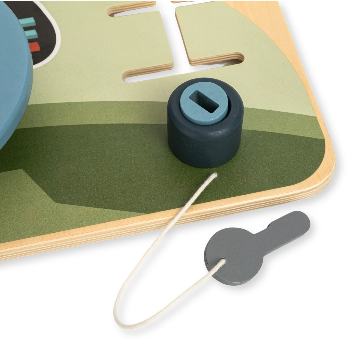 Koka Montessori dēlis 2 vienā kabīne mazajam vadītājam un pilotam – stūre, pārnesumu pārslēgs, ceļojumu kartes, radars