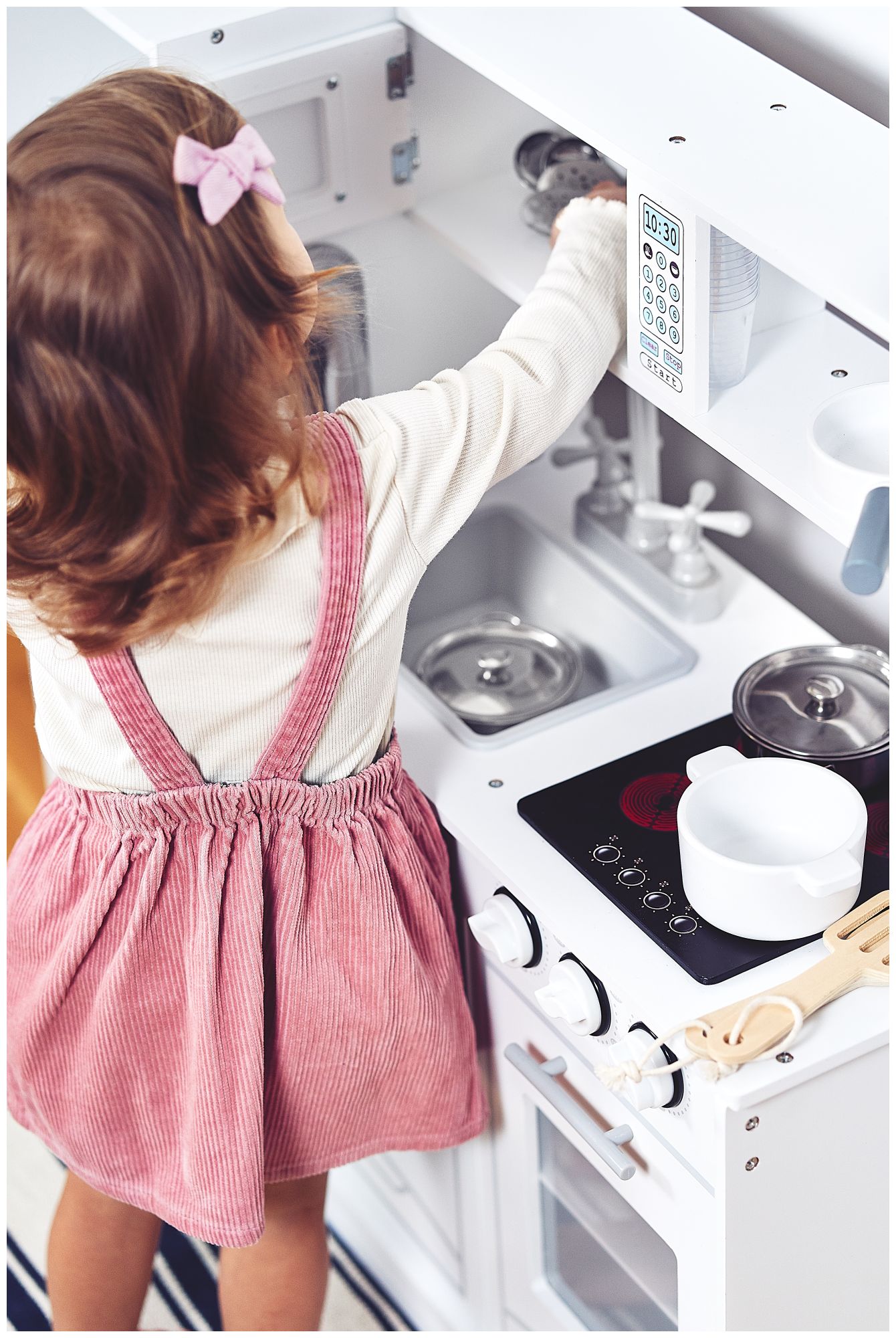 Lieli koka virtuves piederumi un priekšauts