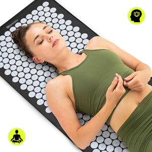 Liels akupresūras paklājiņš ar spilvenu un pārvalku - 130 cm HyperMotion melnbalts