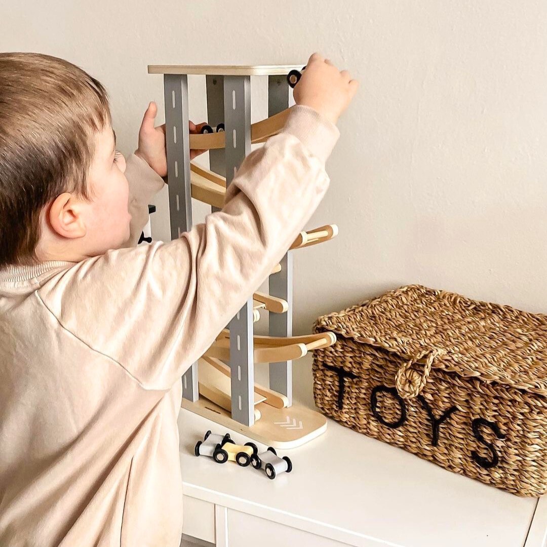 Koka trase - slidkalniņš automašīnām - 6 stāvi