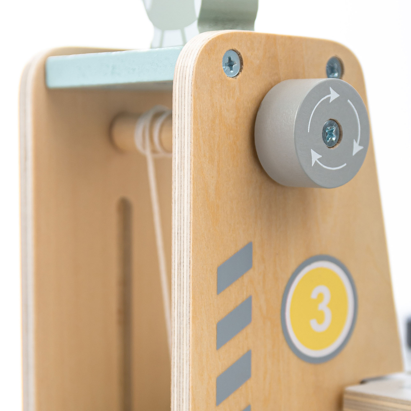 Koka trīsstāvu garāža bērniem ar aksesuāriem – autostāvvieta, degvielas uzpildes stacija, automazgātava, helikopters