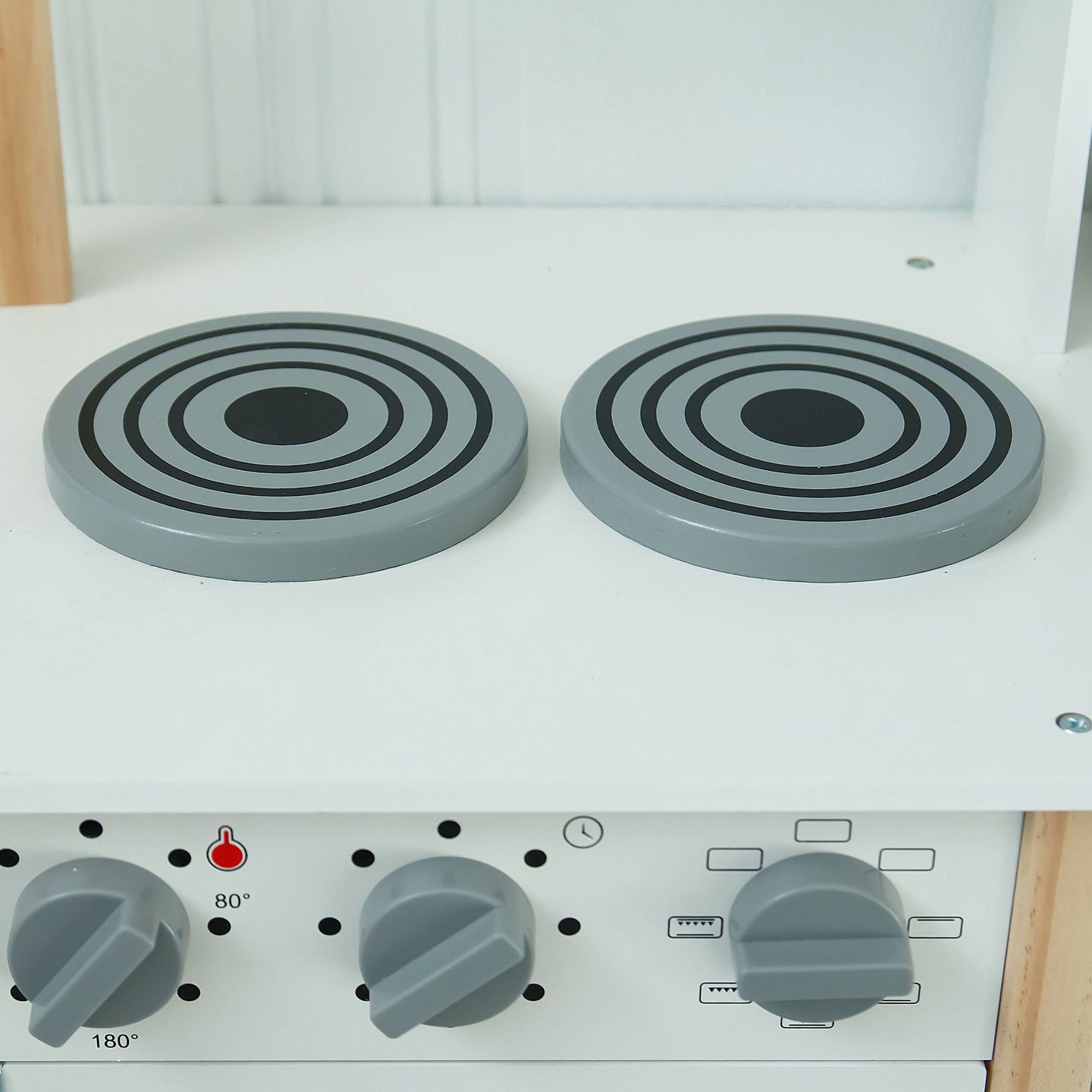 Koka bērnu virtuve ar mikroviļņu krāsni