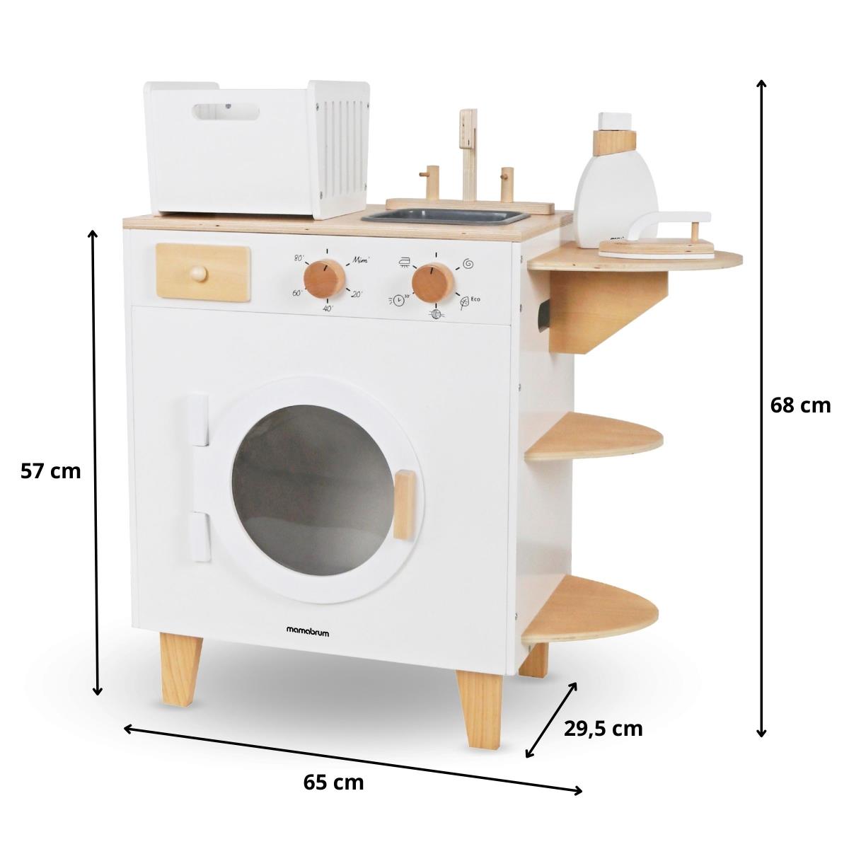 Koka veļas mašīna ar gludekli, grozu un veļas mazgāšanas šķidrumu