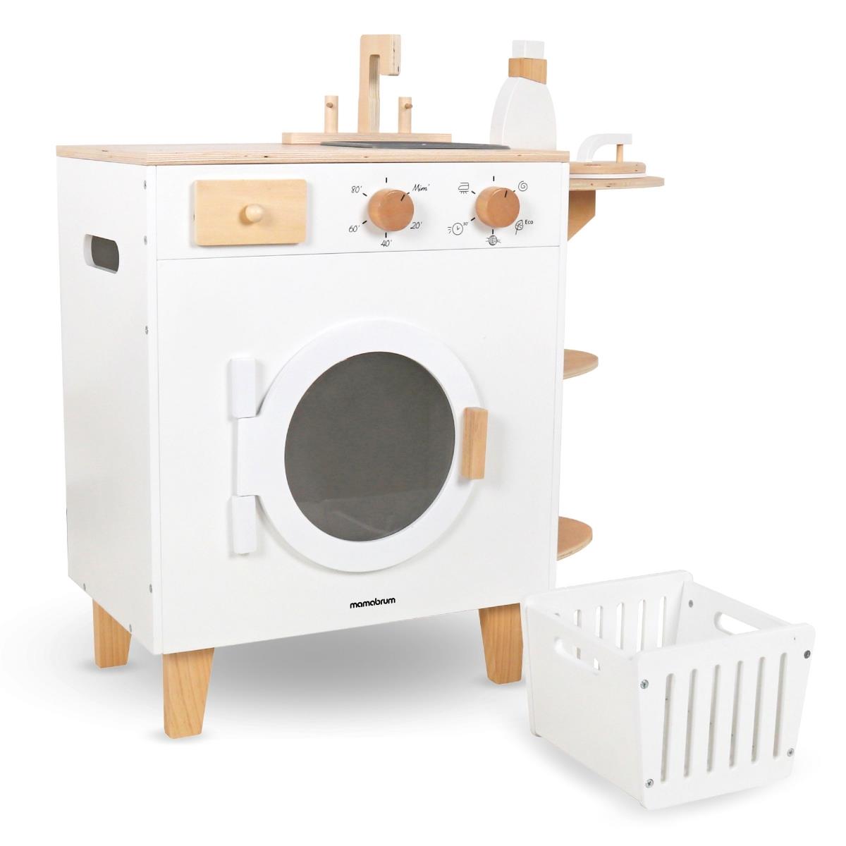 Koka veļas mašīna ar gludekli, grozu un veļas mazgāšanas šķidrumu