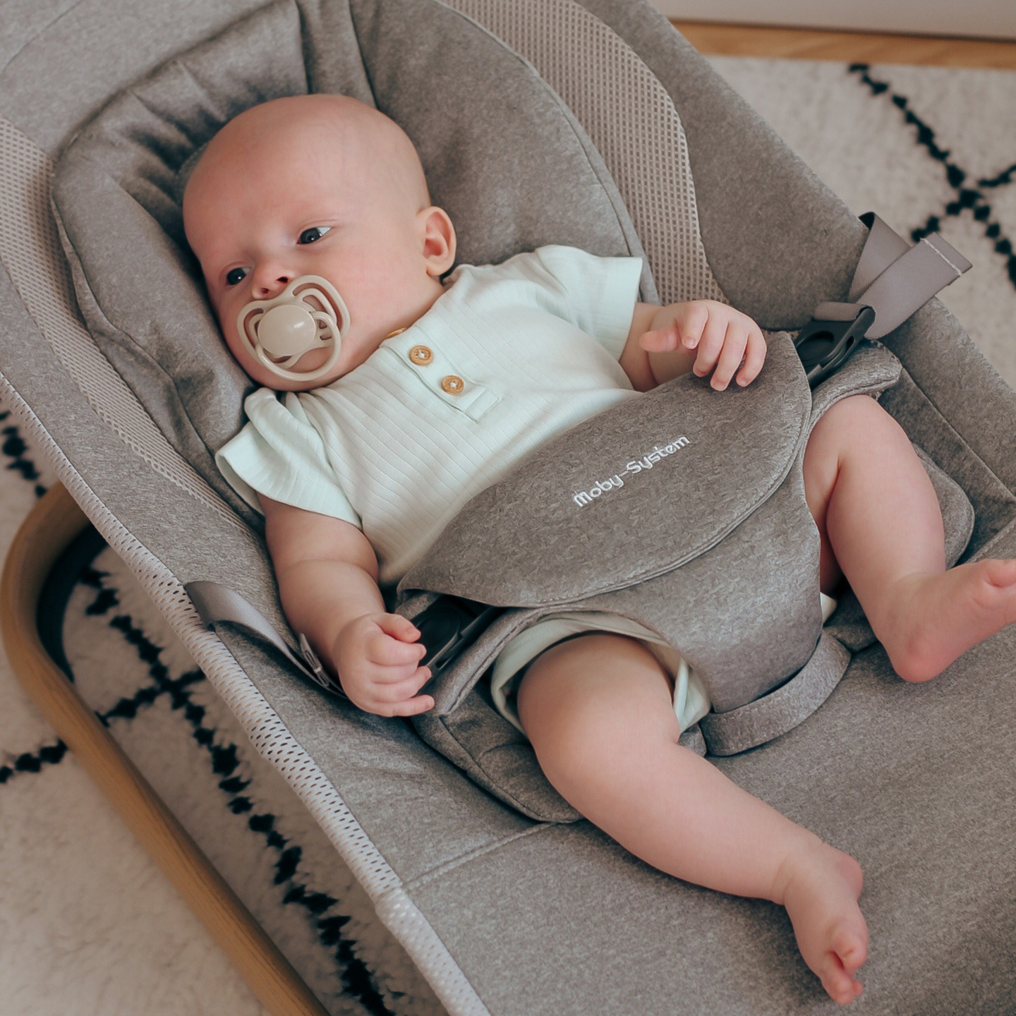 Šūpuļkrēsls 2-in-1 Moby-Sistēma LILY - pelēks