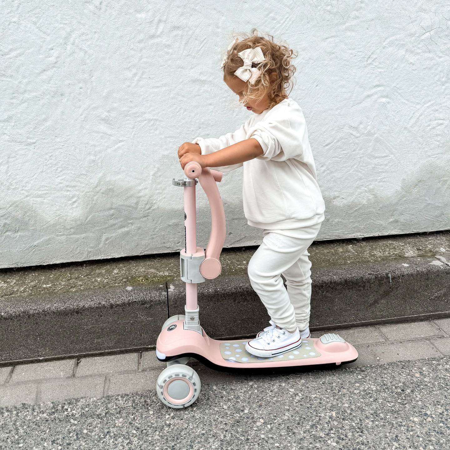 HyperMotion LUMI 3-in-1 līdzsvara skrejritenis - izgaismota platforma un LED riteņi, rozā krāsa