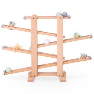 Liels koka kuldakmens - slidkalniņš ar rotējošiem elementiem