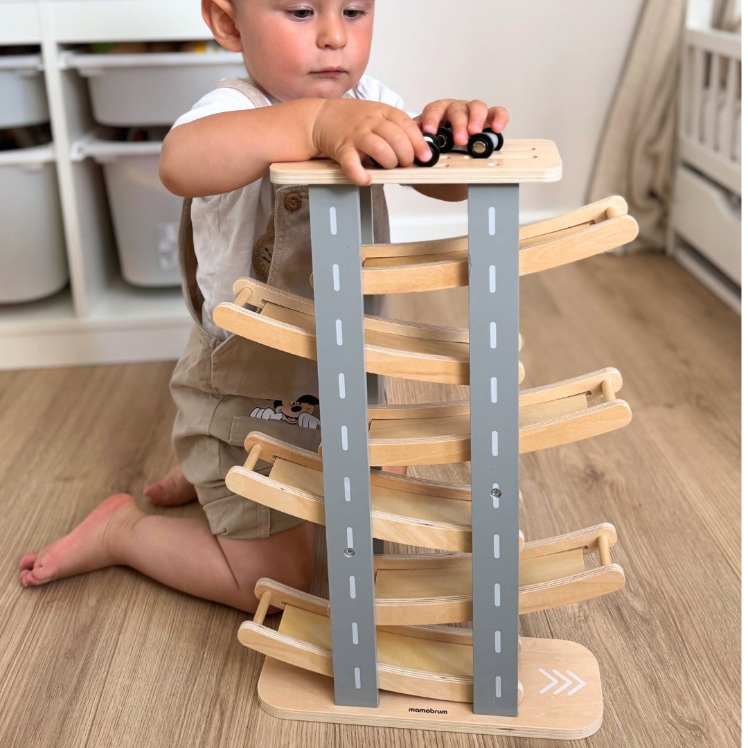 Koka trase - slidkalniņš automašīnām - 6 stāvi