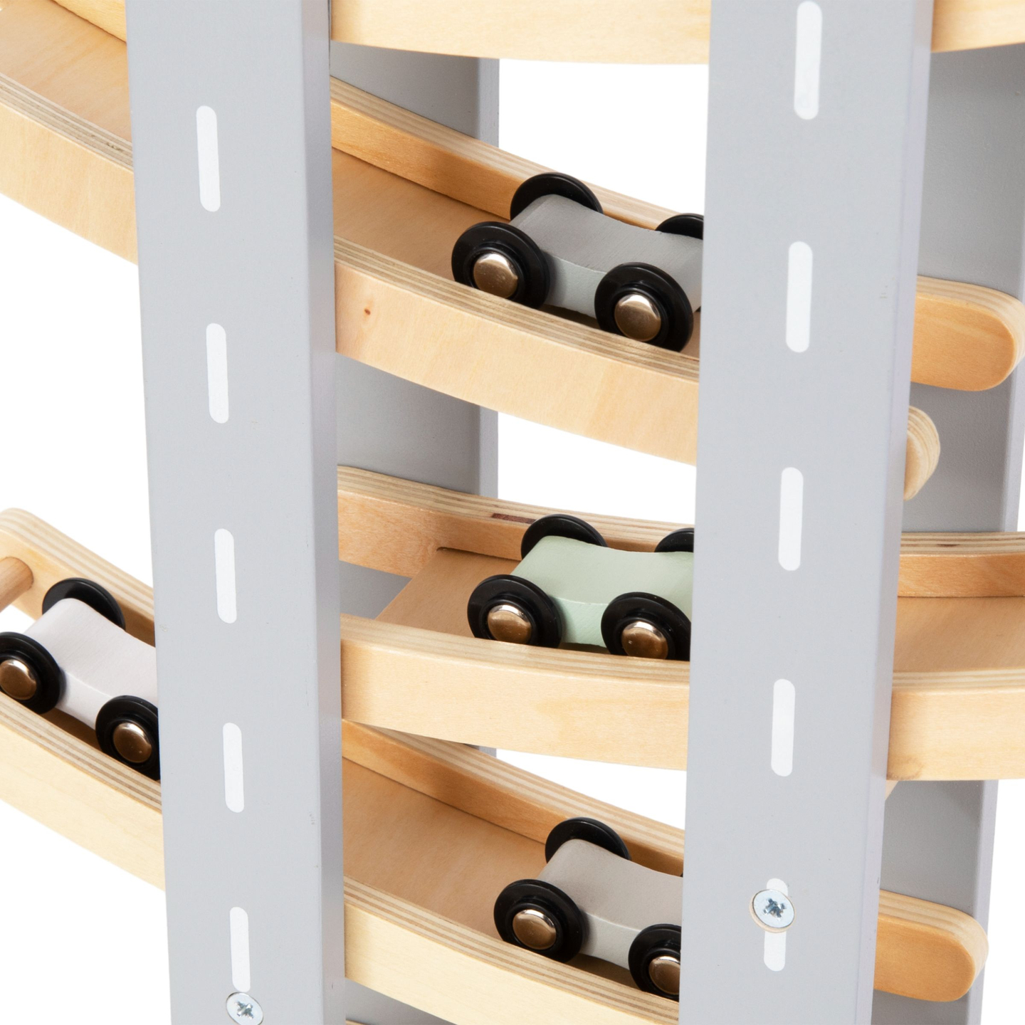 Koka trase - slidkalniņš automašīnām - 6 stāvi