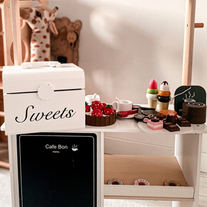 Koka griešanas konfekšu kaste, saldumu veikals