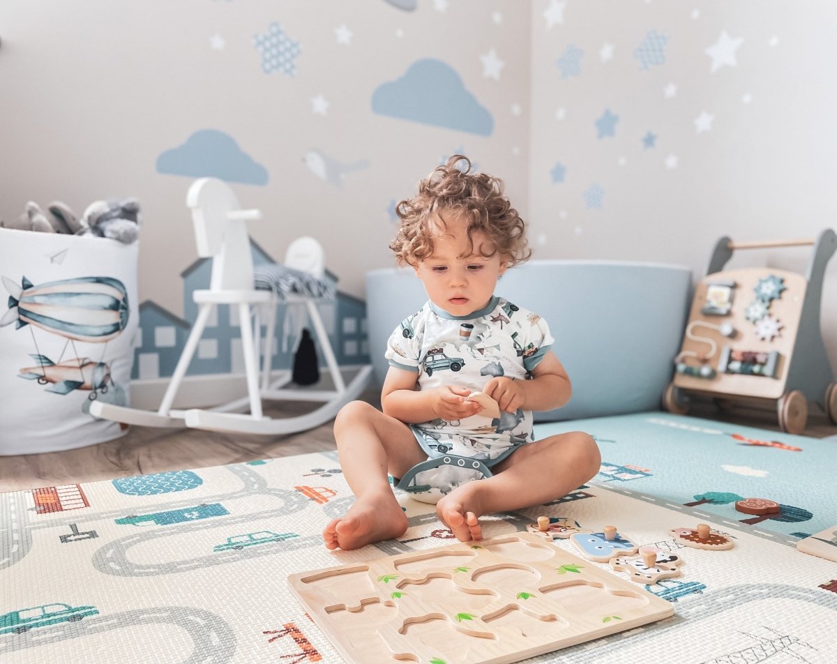 Divpusējs putuplasta paklājs XXL - rullis 2 CM (ceļš un līkloči)