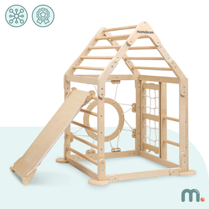 Koka iekštelpu rotaļu laukums bērniem - mājiņa ar kāpnēm un slidkalniņu