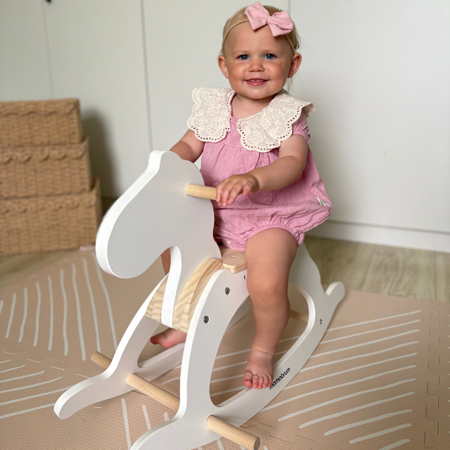 Koka šūpuļzirgs - balts - no 12 mēnešiem.