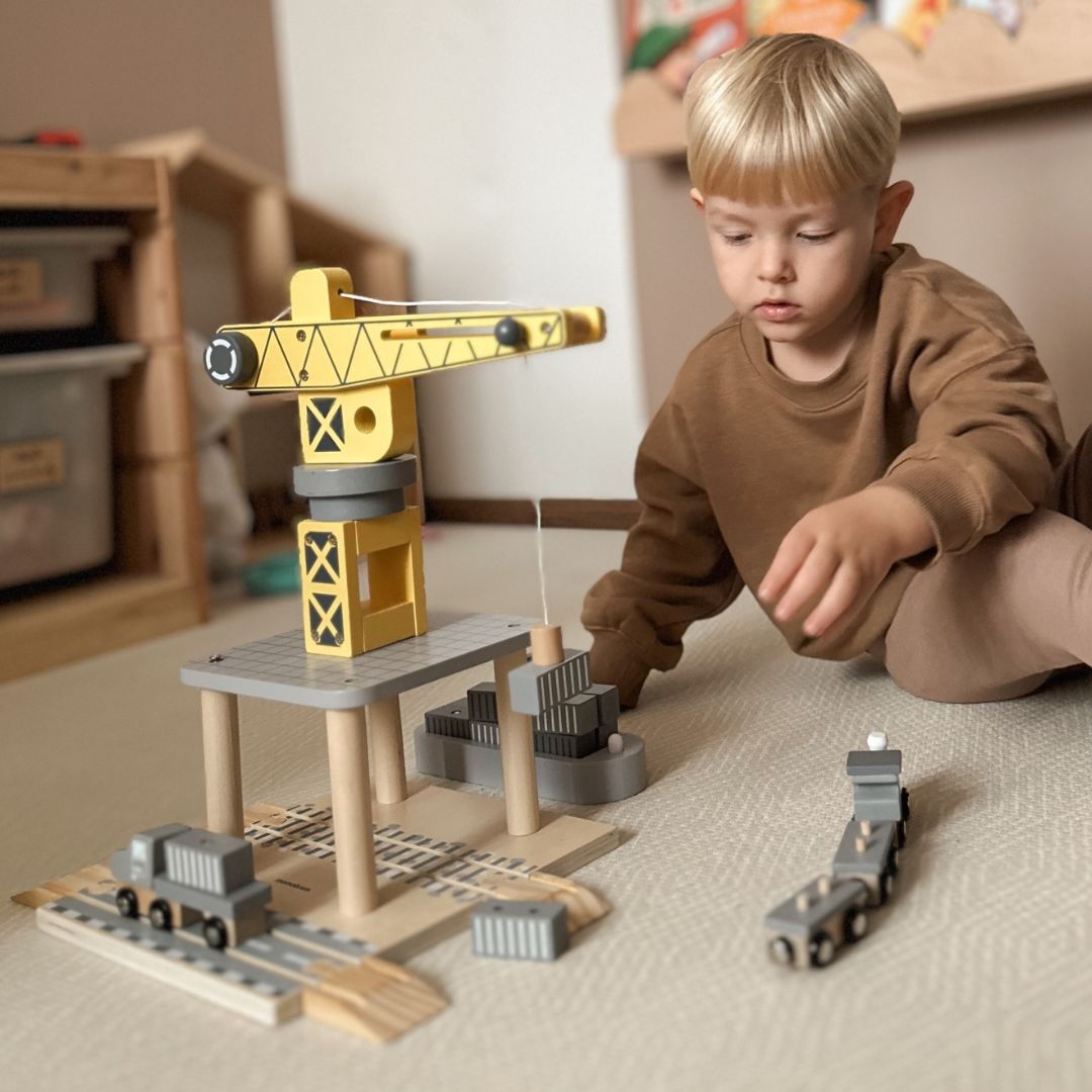 Mobilais ostas celtnis ar magnētisko vinču un piederumiem - koka komplekts