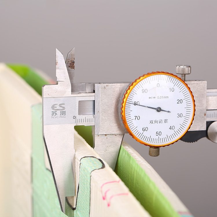 Divpusējs putuplasta paklājs XXL - salokāms 1 CM (mežs ar lācīti un zirgiem)