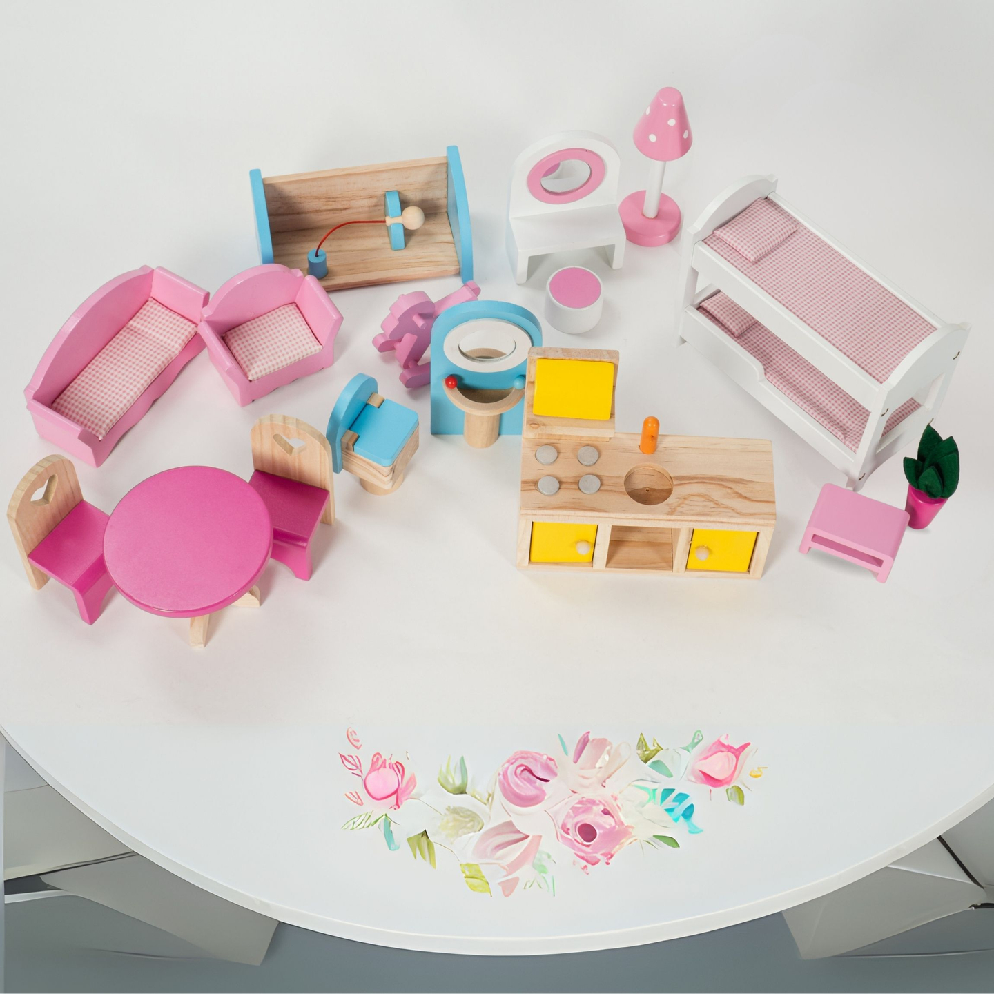 Liela koka trīsstāvu leļļu māja ar terasi, mēbeļu komplektu un LED apgaismojumu!