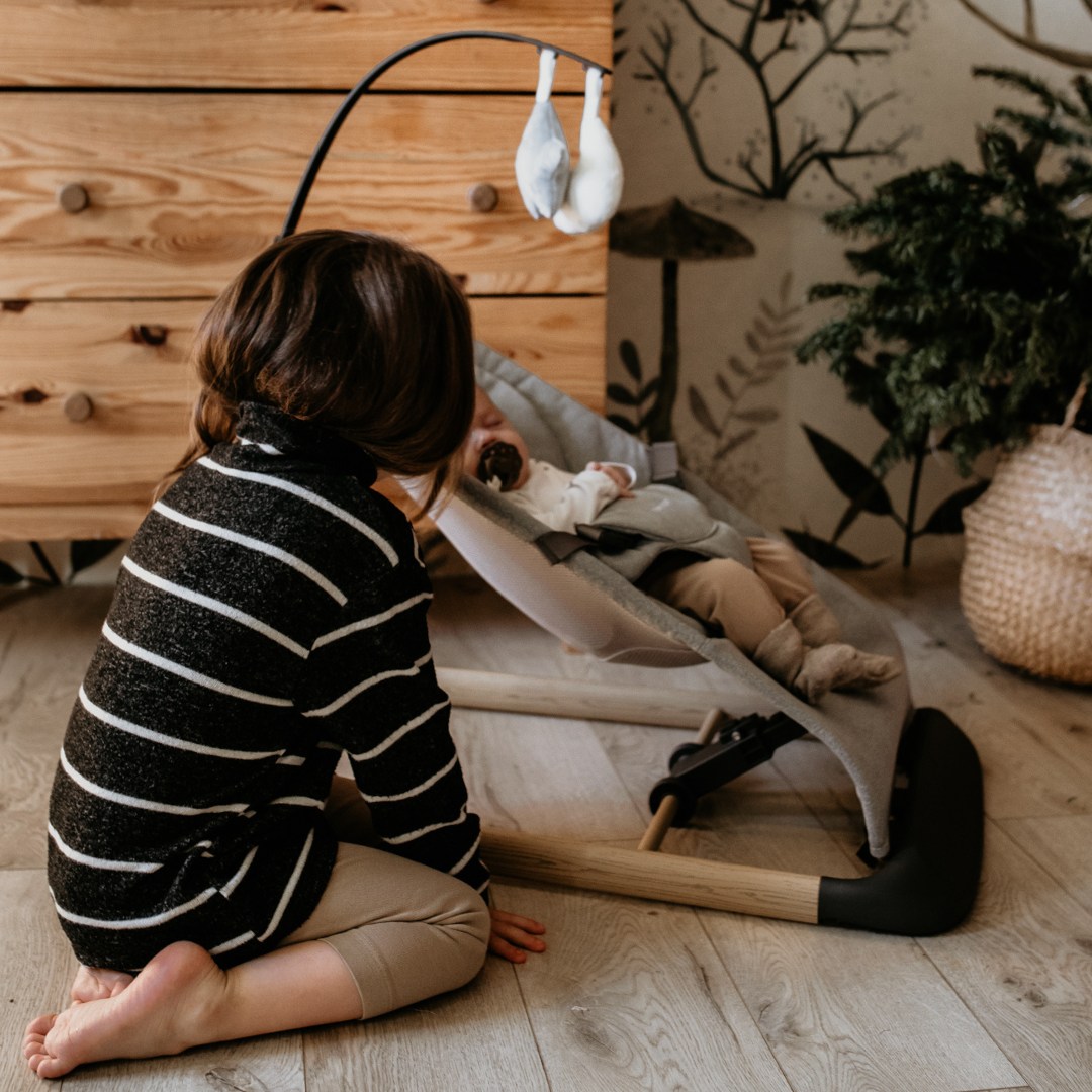 Šūpuļkrēsls 2-in-1 Moby-Sistēma LILY - pelēks