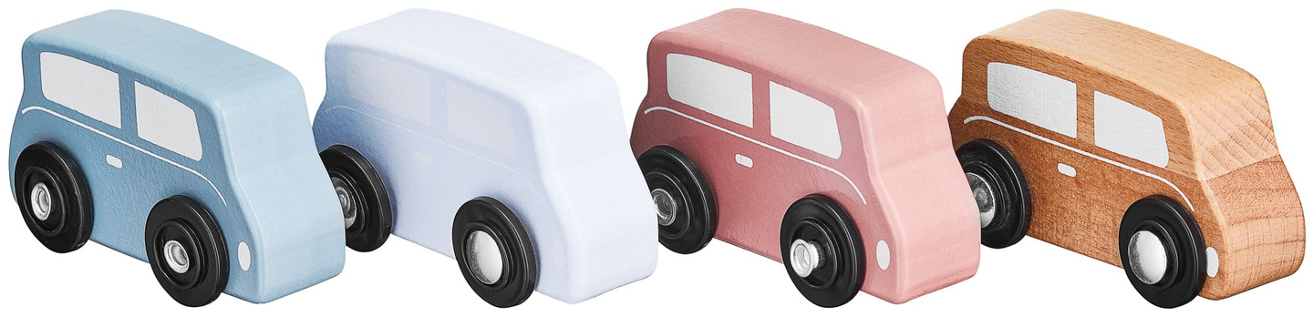 Koka kravas automašīna-piekabe ar 4 automašīnām