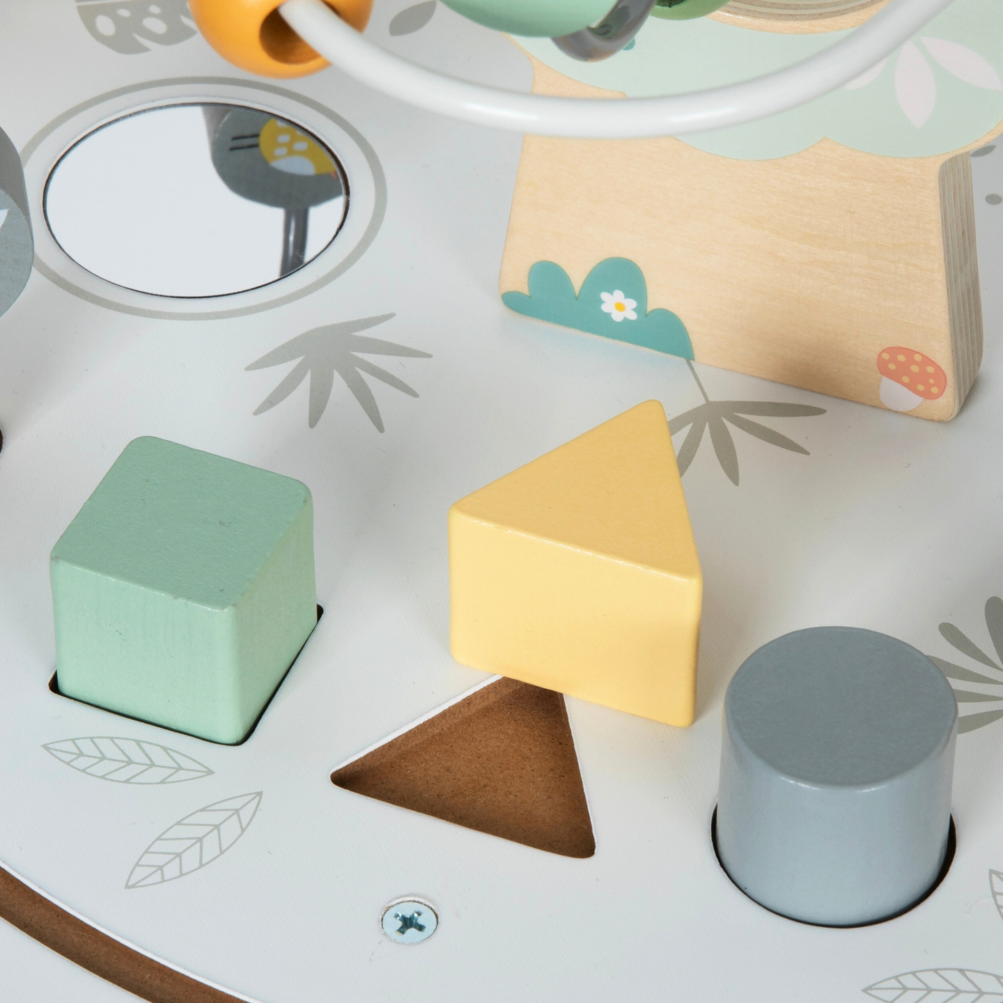 Koka apaļš izglītojošs galds ar magnētisko vilcieniņu un pērlīšu palaišanas ierīci