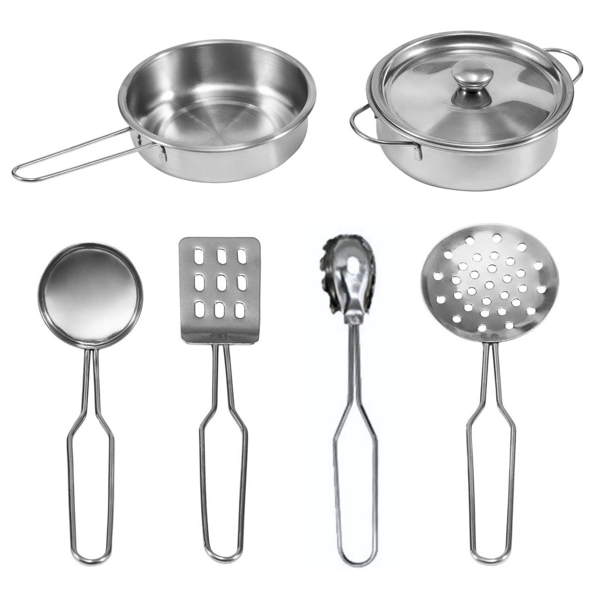 Koka balta virtuve ar piederumiem un priekšautu