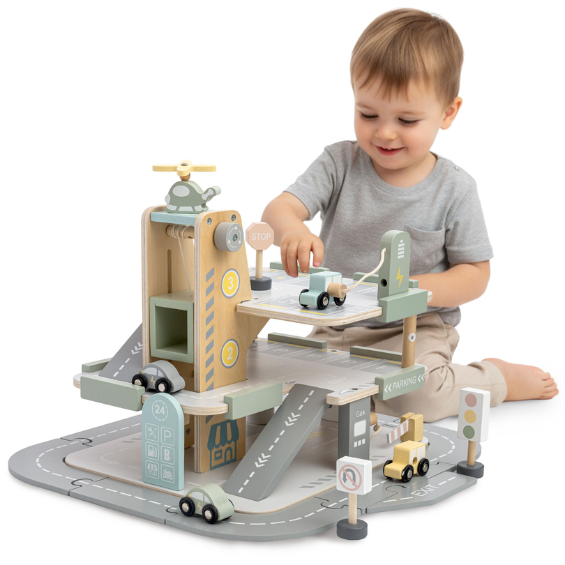 Koka trīsstāvu garāža bērniem ar aksesuāriem – autostāvvieta, degvielas uzpildes stacija, automazgātava, helikopters