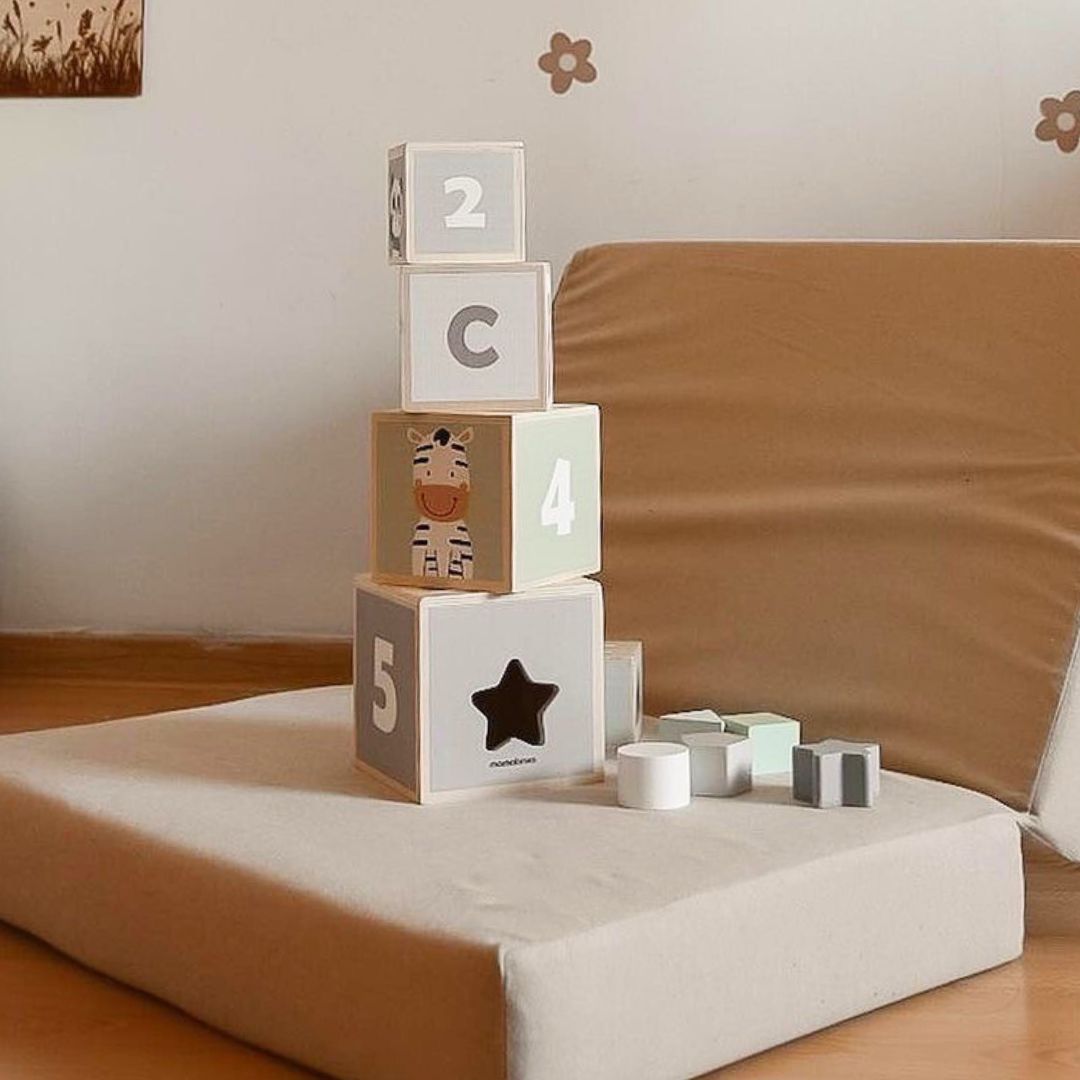 Koka tornis - formu šķirotājs skaitļi alfabēts dzīvnieki