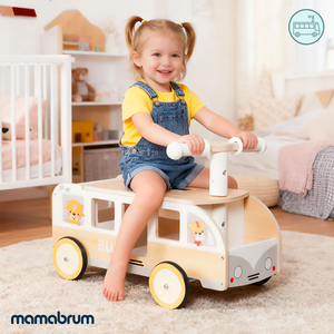 Koka bērnu autobuss ar nodalījumiem un vietu mīkstajām rotaļlietām