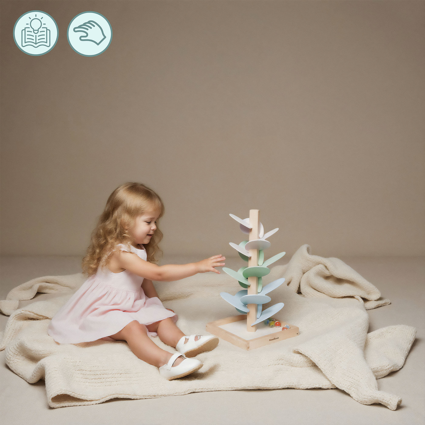 Koka kulodroms - skaņas koks ar bumbiņām