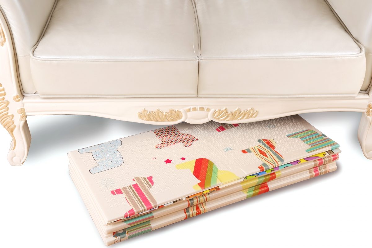 Divpusējs putuplasta paklājs XXL - salokāms 1 CM (mežs ar lācīti un zirgiem)