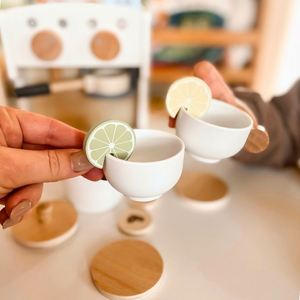 Koka kafijas un tējas automāts ar piederumiem - kafejnīca