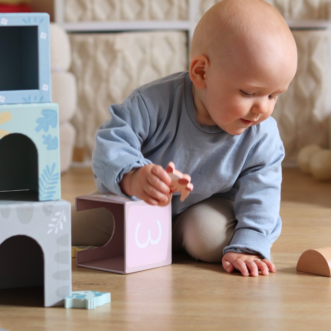 Tornis šķirotājs ar figūrām Dinozauri